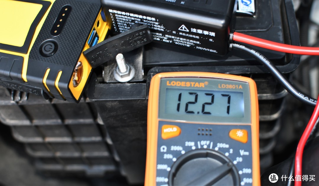 南孚应急启动电源满电下测得的正常电压。