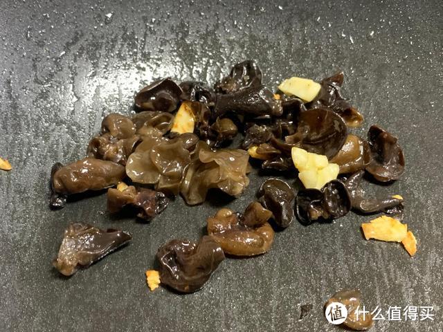 此菜被称为“洗肠草”，冷天多吃能排出体内垃圾，不懂可惜了！