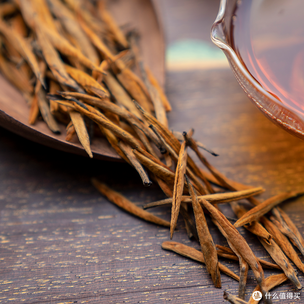 这杯茶雍容旖旎的样子，像晚唐的余晖