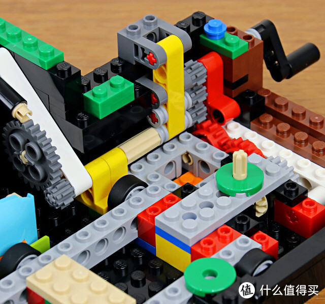 LEGO 71374「任天堂主机NES ＆ 复古电视机」复古情怀注入、充满巧思的精彩作品