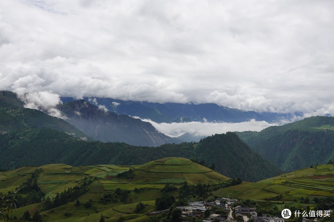 路边 有在建眺望台