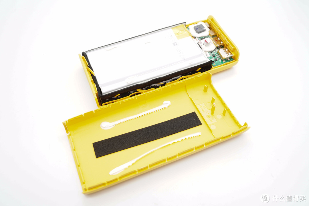 拆解报告：Realme真我20000mAh 18W双向快充移动电源RMP2005