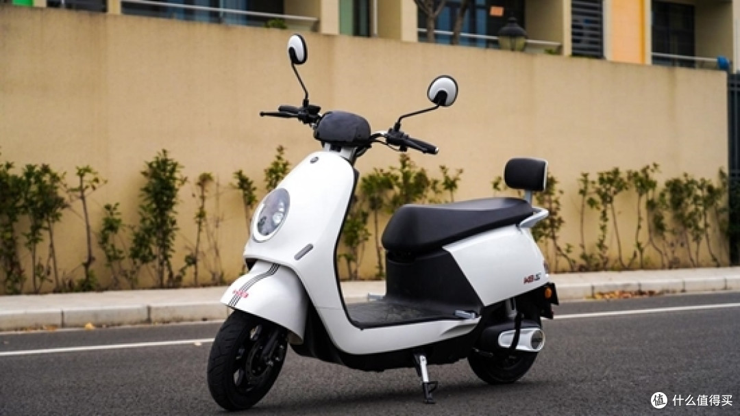 颜值实力兼具的小刀电动车k8真实体验