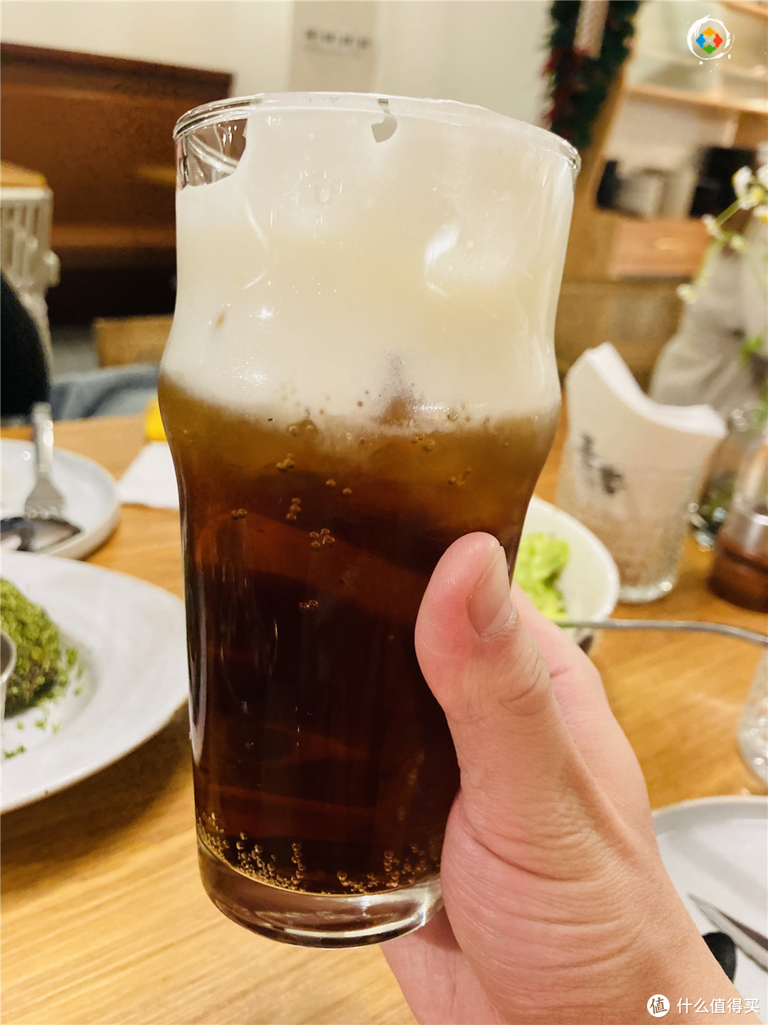 重庆也能喝到《哈利波特》同款黄油啤酒，38元一大杯，不含酒精