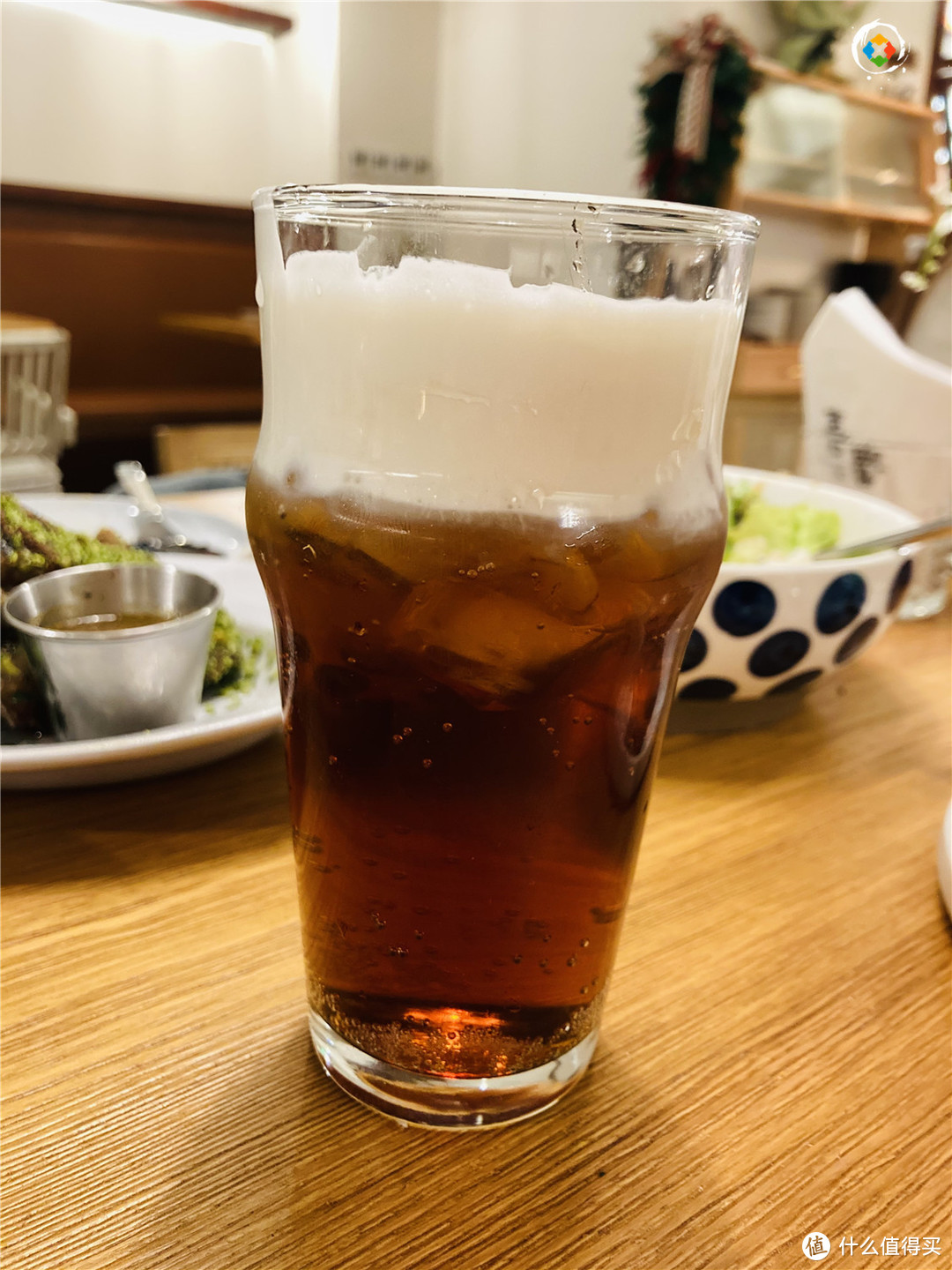 重庆也能喝到《哈利波特》同款黄油啤酒，38元一大杯，不含酒精