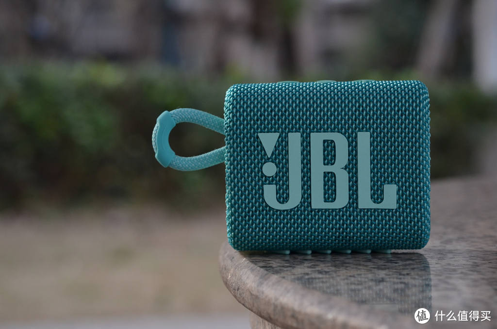 JBL GO3音乐金砖三代：更潮酷前卫的外观+更高的防护性