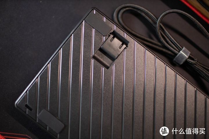 超频三GI801黑曼巴机械键盘：经济实用的入门之选