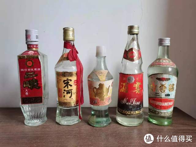 相比白酒加酒精，白酒添加剂是一个更乱的话题，今天就来聊这个