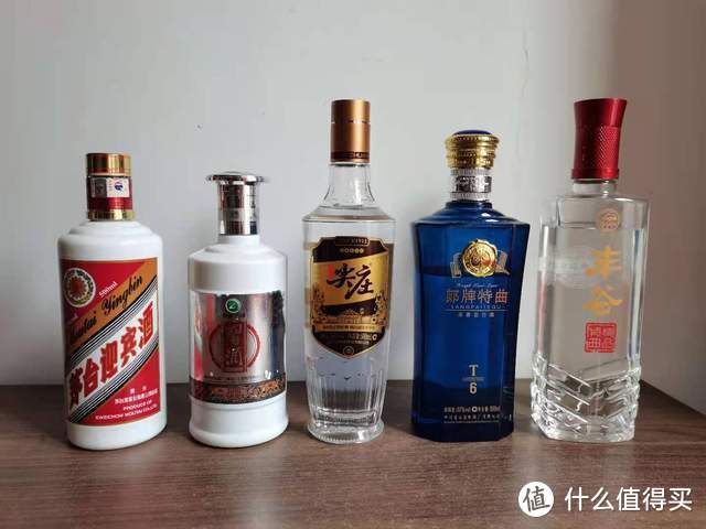 相比白酒加酒精，白酒添加剂是一个更乱的话题，今天就来聊这个