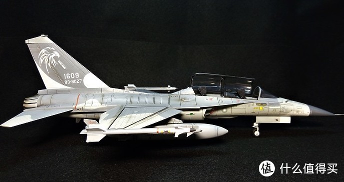 我的小收藏AFV 1/48 F-CK-1D 经国号战斗机