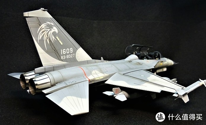 我的小收藏AFV 1/48 F-CK-1D 经国号战斗机