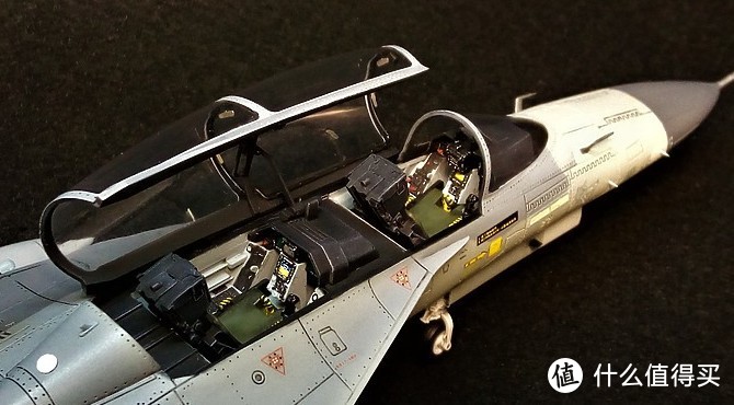 我的小收藏AFV 1/48 F-CK-1D 经国号战斗机