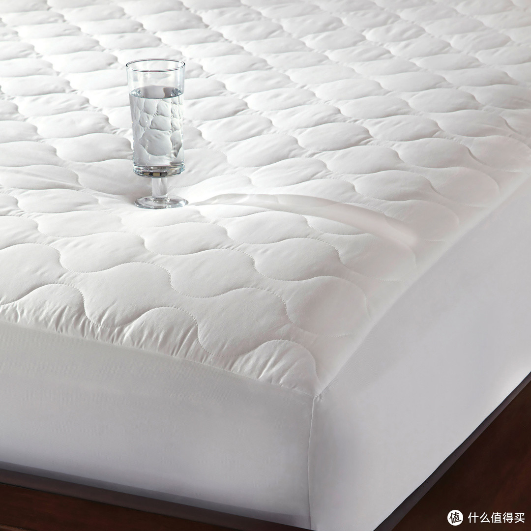 一张床垫。从材料到垫层的发展，都只为了让你能一觉睡到天亮