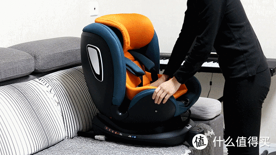 两只兔子宝宝安全椅评测，支撑腿安装360度旋转，搭载智能系统