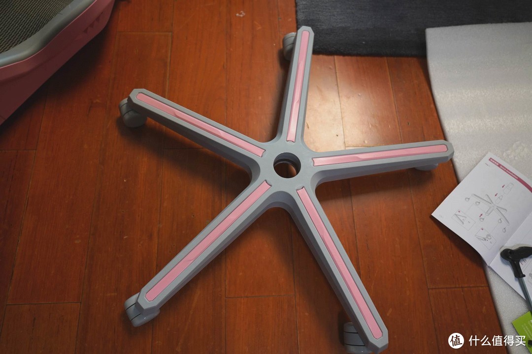 送给女儿的小礼物，DXRacer迪锐克斯粉色电竞椅入手。