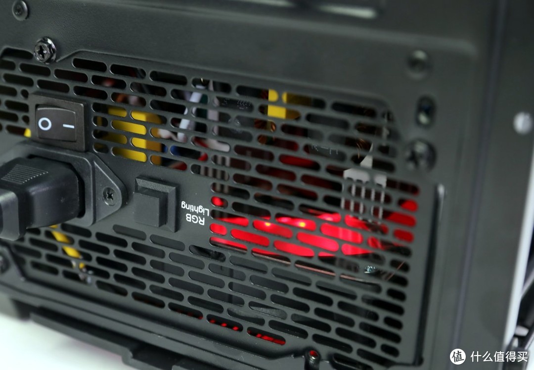AMD 5600X+RX6800+三星980pro，这台宁美游戏主机有点强