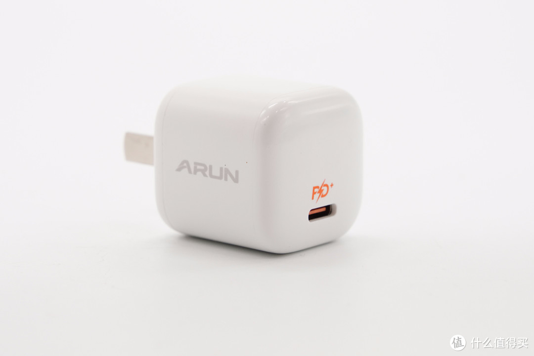 拆解报告：ARUN海陆通20W USB PD快充充电器U160C