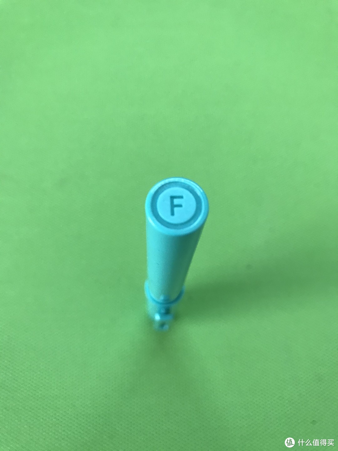 F代表的不是笔尖，代表是钢笔