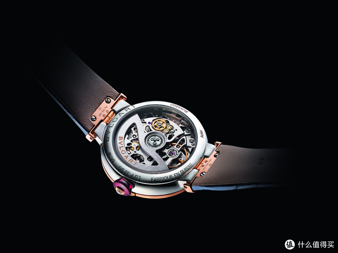 宝格丽推出5款LVCEA系列全新腕表，“珍珠母贝材质”和“自动上链机芯”成最大亮点