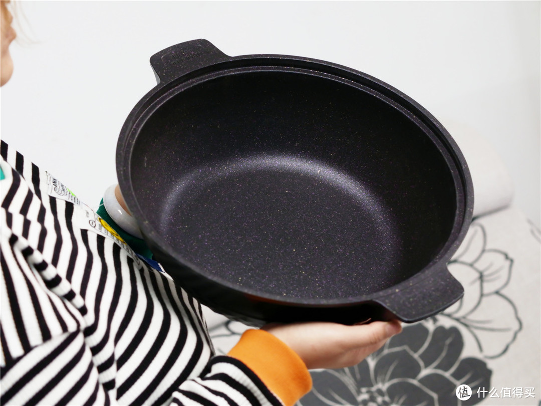 英国帝伯朗灵感系列紫钻钛金多用锅让居家烹饪变的快乐起来