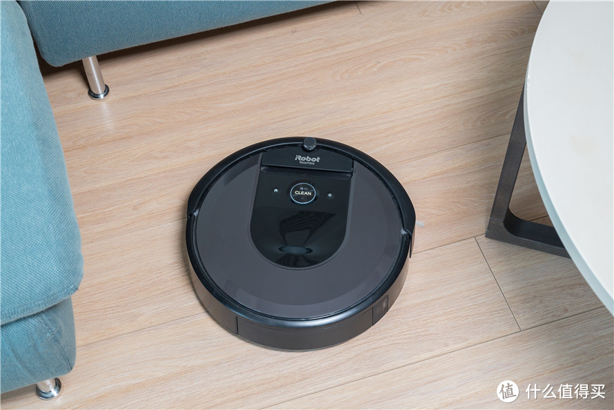 都是高端扫地机器人，iRobot i7+和科沃斯T8 AIVI+谁更好用？