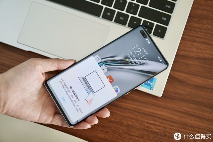 同时手机还可以调用电脑的麦克风和摄像头,微信来视频了,直接在电脑