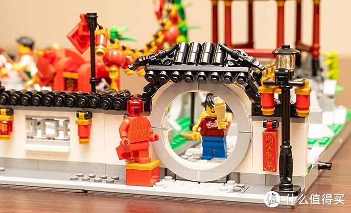 带娃看买不起的年货系列-乐高 LEGO「新春元宵灯会-“生活再苦我-也要活的精彩”
