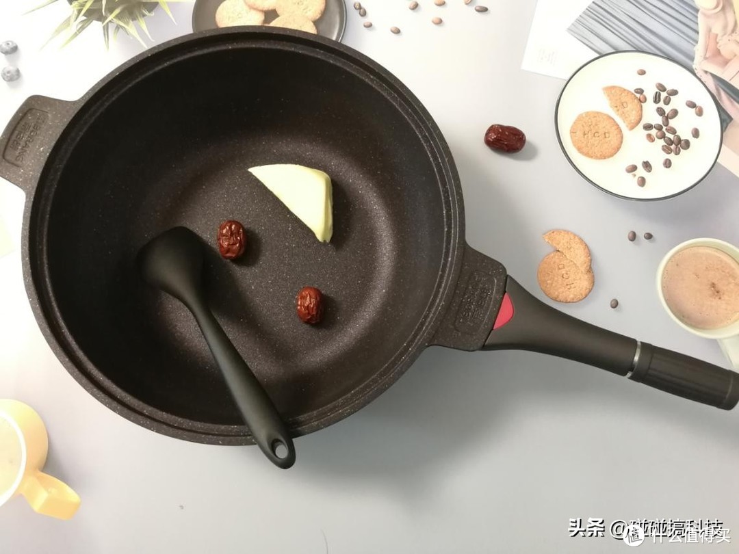 干饭人专用锅——帝伯朗灵感系列钛钻不粘锅
