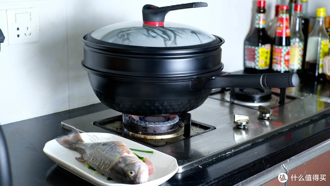 你与美味可口年夜饭，只差一口帝伯朗的钛钻不粘锅