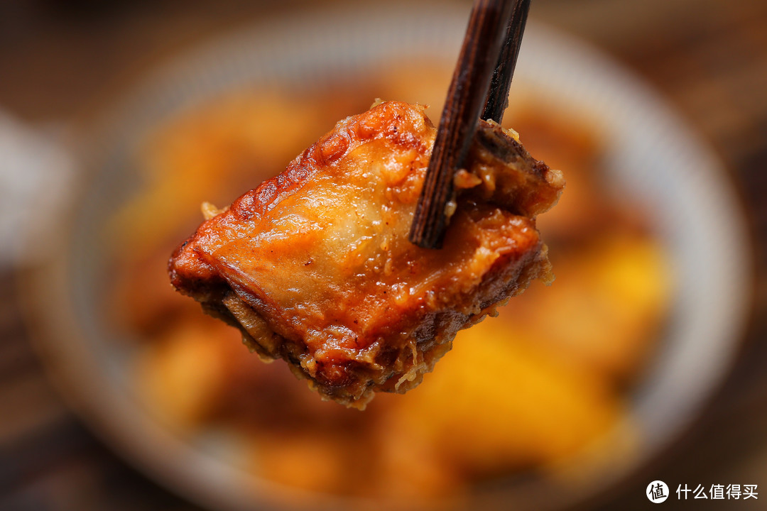 年夜饭餐桌上少不了这道硬菜，荤素搭配营养十足，大家都夸太香了