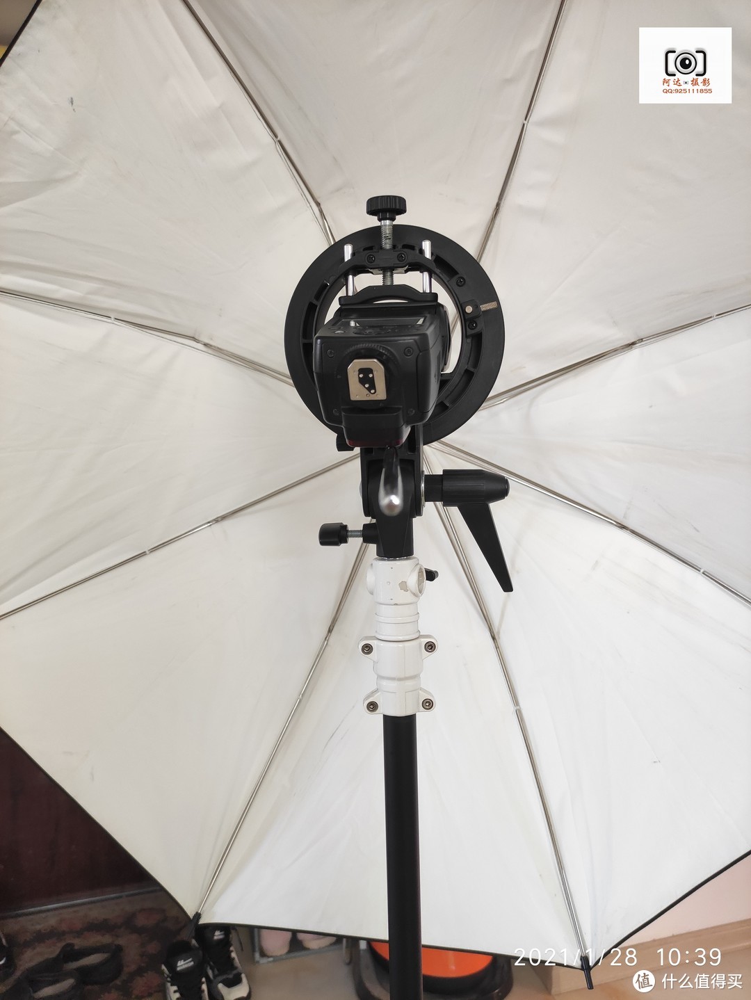 摄影器材 小尺寸光效附件 反光伞测评（国产神牛VS韩国阿罗拉）