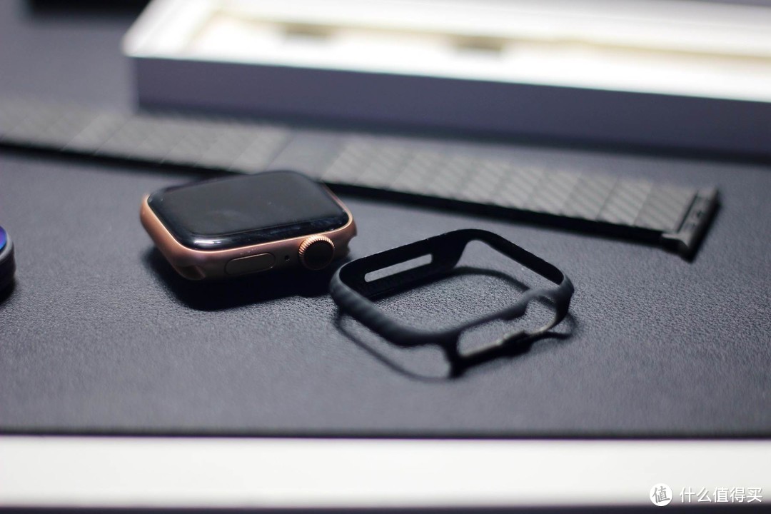 Apple Watch碳纤维表带 + 出行数码卡包，聊聊我的PITAKA套装