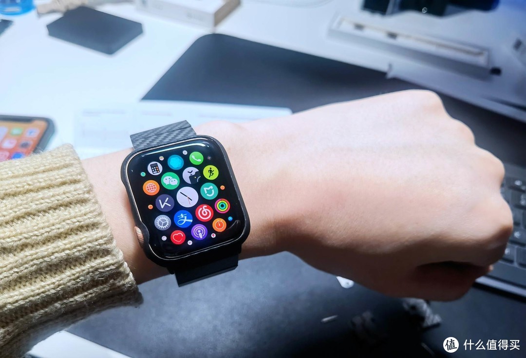 Apple Watch碳纤维表带 + 出行数码卡包，聊聊我的PITAKA套装