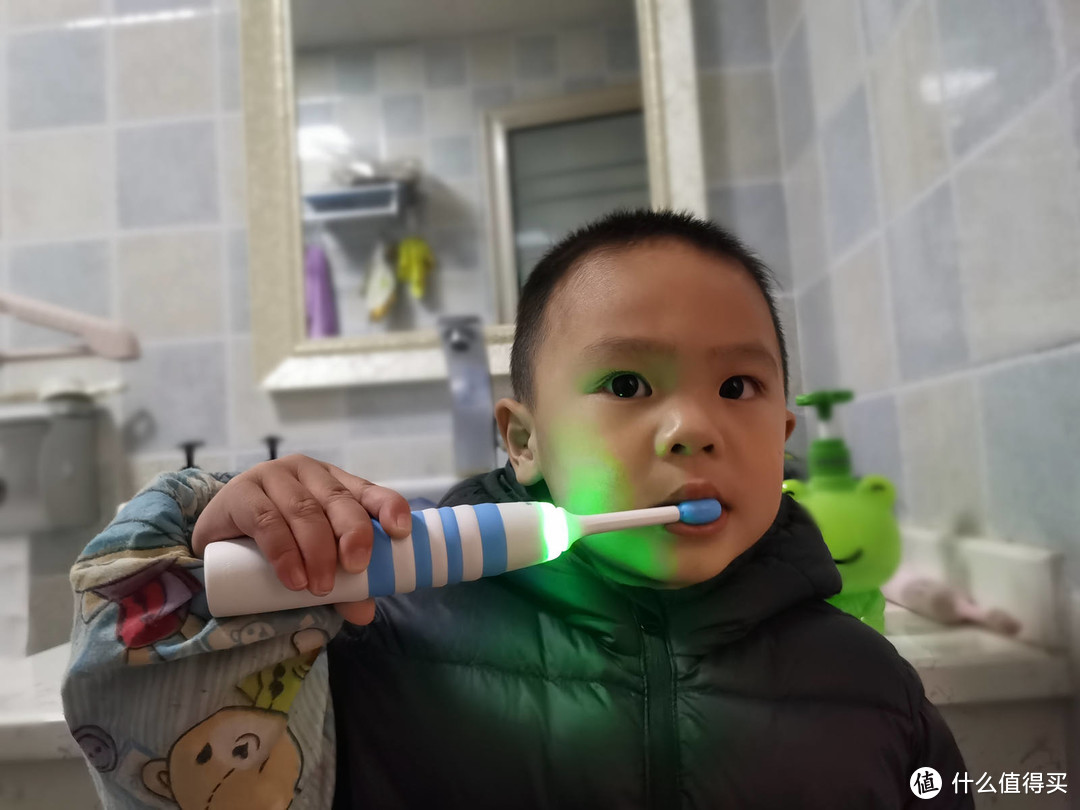 让刷牙变得更有乐趣，Gululu Kaa-Kaa儿童电动牙刷体验。