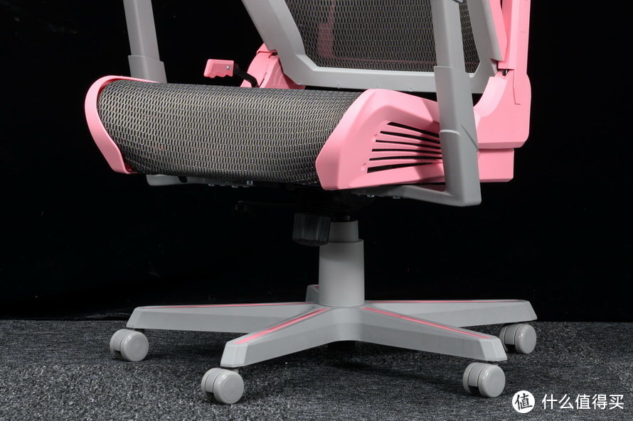 迪锐克斯AIR女神定制款电竞椅评测：女玩家的专属电竞“宝座”