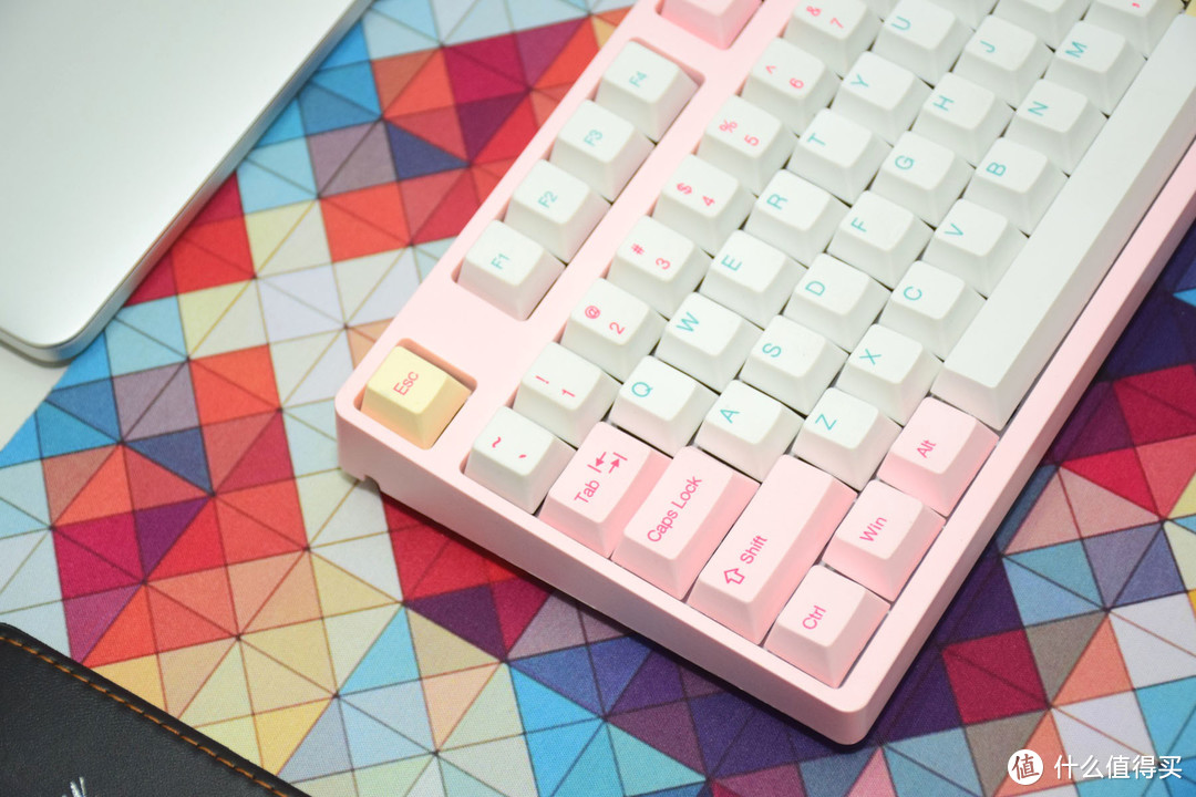 粉色小清新，有被甜到——GANSS HS87D白桃机械键盘晒物