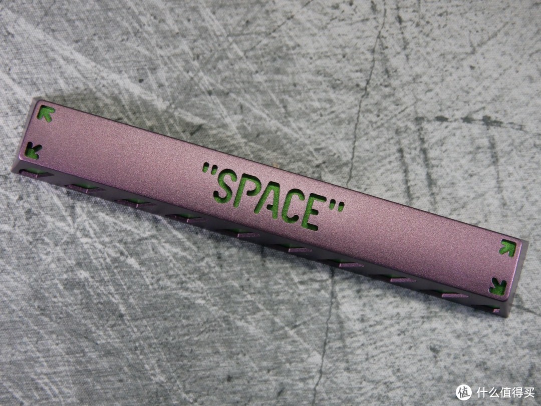 紫绿的激情碰撞——HolyOOPS SPACE 空格键帽