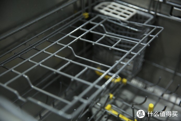 “全净透空化技术”让洗碗节能更干净！方太JBSD2F-E5水槽洗碗机实测