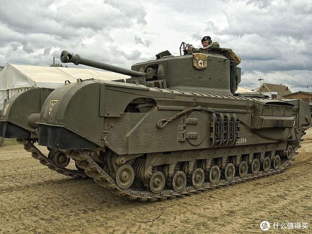 步兵坦克的巅峰，也是二战英国坦克的代表--丘吉尔型步兵坦克