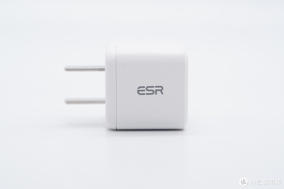 拆解报告：ESR亿色迷你20W PD快充充电器S-TR-236