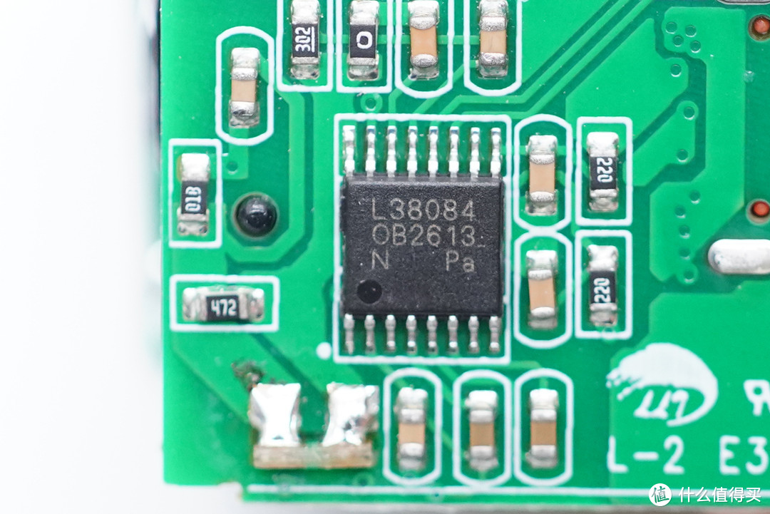 拆解报告：ESR亿色迷你20W PD快充充电器S-TR-236