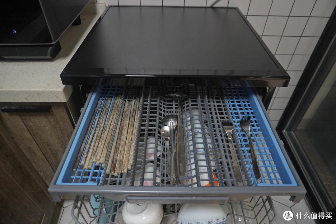 洗碗机选购指南，自动开门技术很重要，全方位实测海尔15套洗碗机