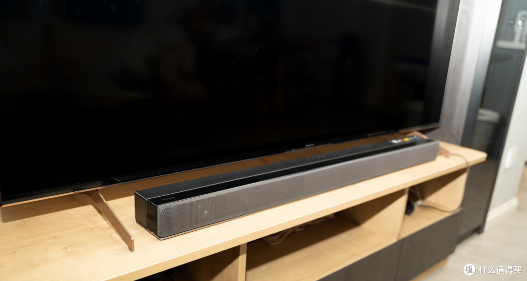 索尼各个产品线的兼容性一直都是我们津津乐道的地方,就和9100h下部的