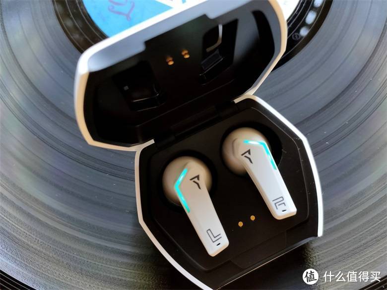 炫目又极具科技感的耳机-Sanag X Pro无线蓝牙耳机