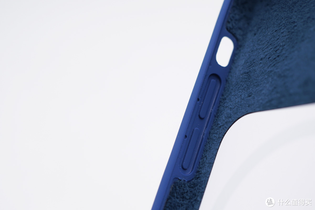 苹果官方MFM认证加持，邦克仕MagSafe硅胶磁吸保护套上手体验