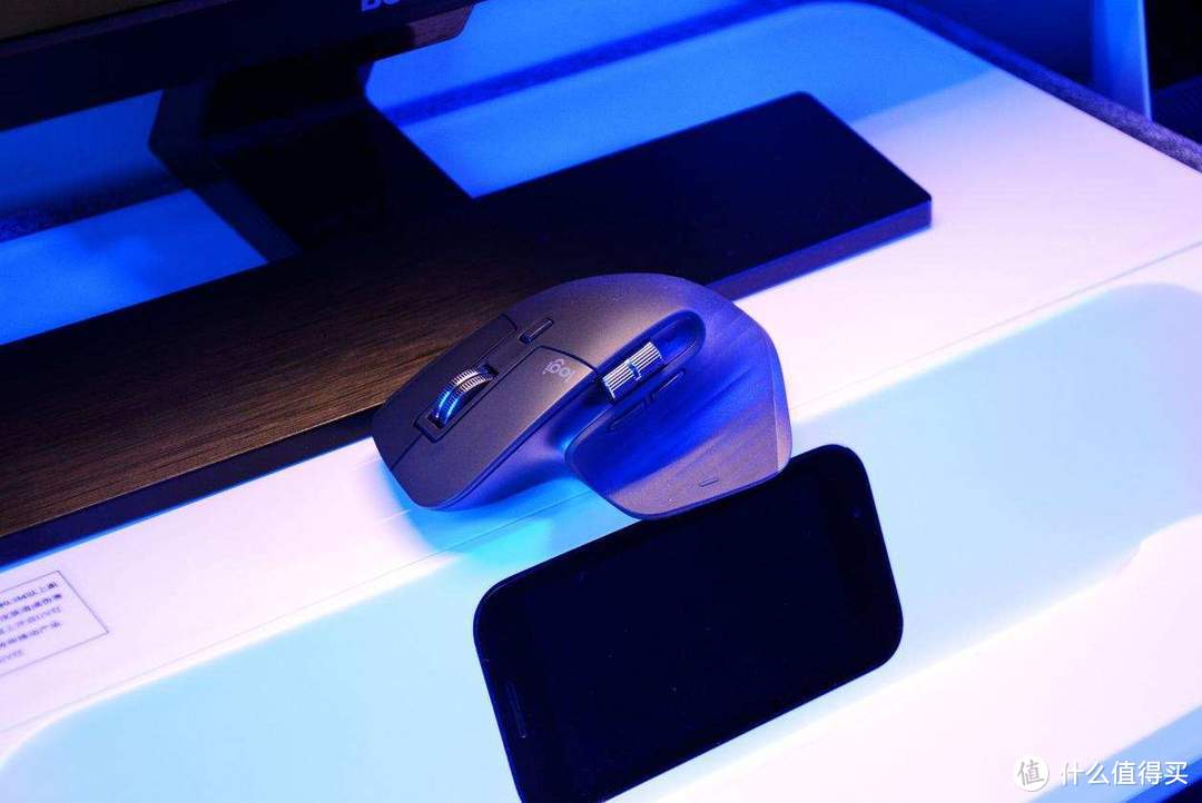 购入罗技经典的MX系列键鼠套装：不只是手感，鼠标能玩多屏协同