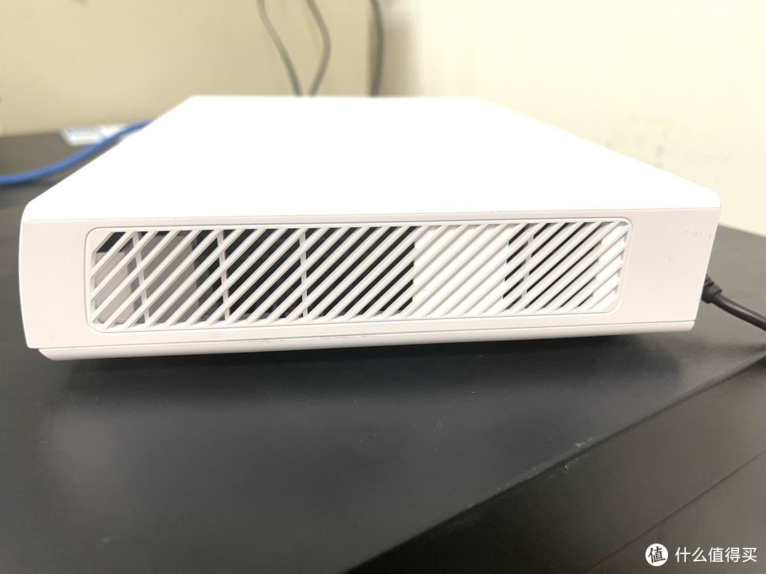 威联通 新款 wifi6+双万兆路由——QHora-301W：异地组网