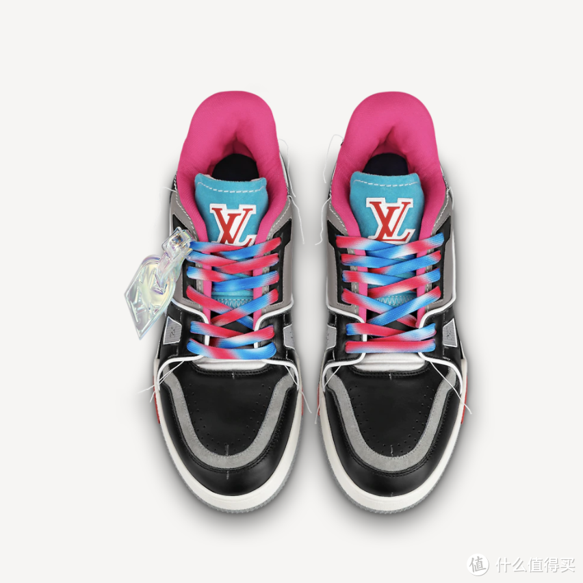 LOUIS VUITTON 发布 2021 春夏系列鞋款「Trainer Upcycling」，共有五种配色选择