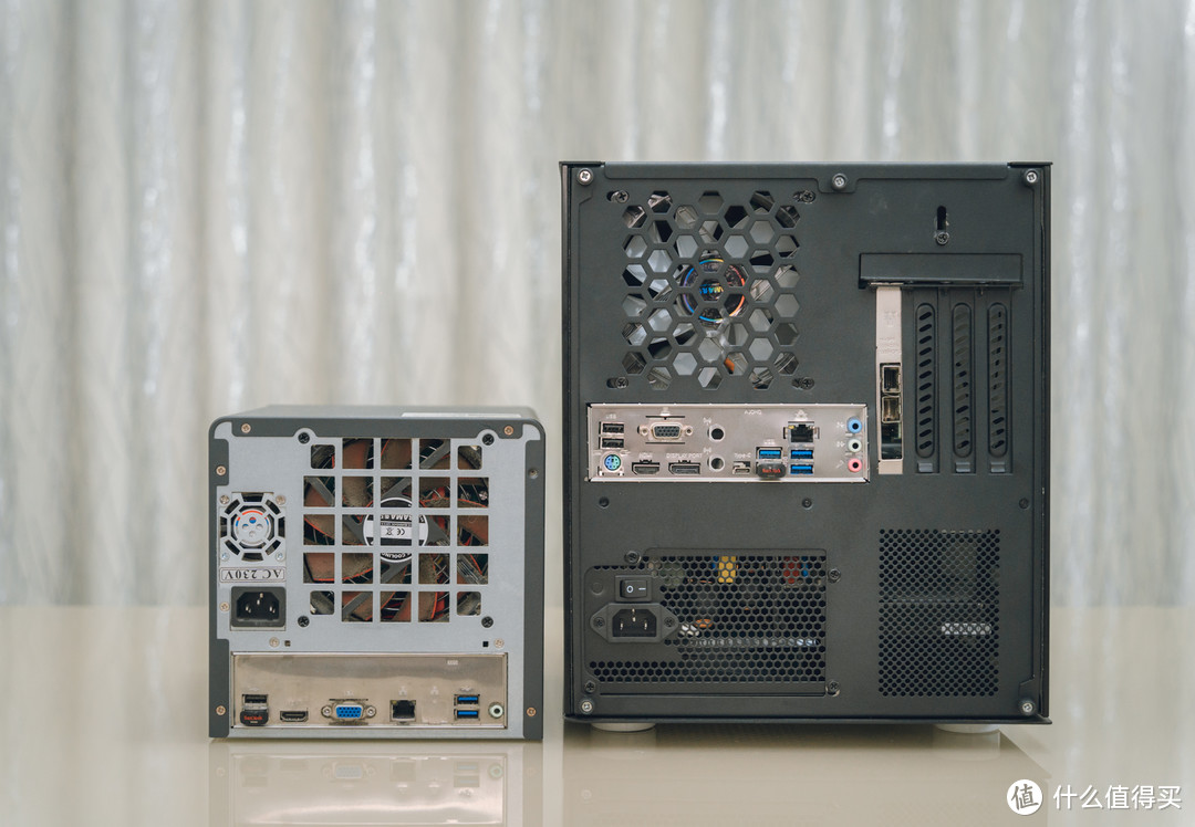 MTAX 机箱、十代 i5组一台高颜值 RGB 高性价比 超多盘位的 NAS