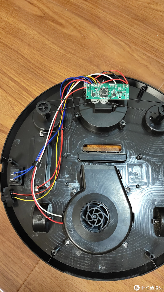 简单拆修"扫地机器人"